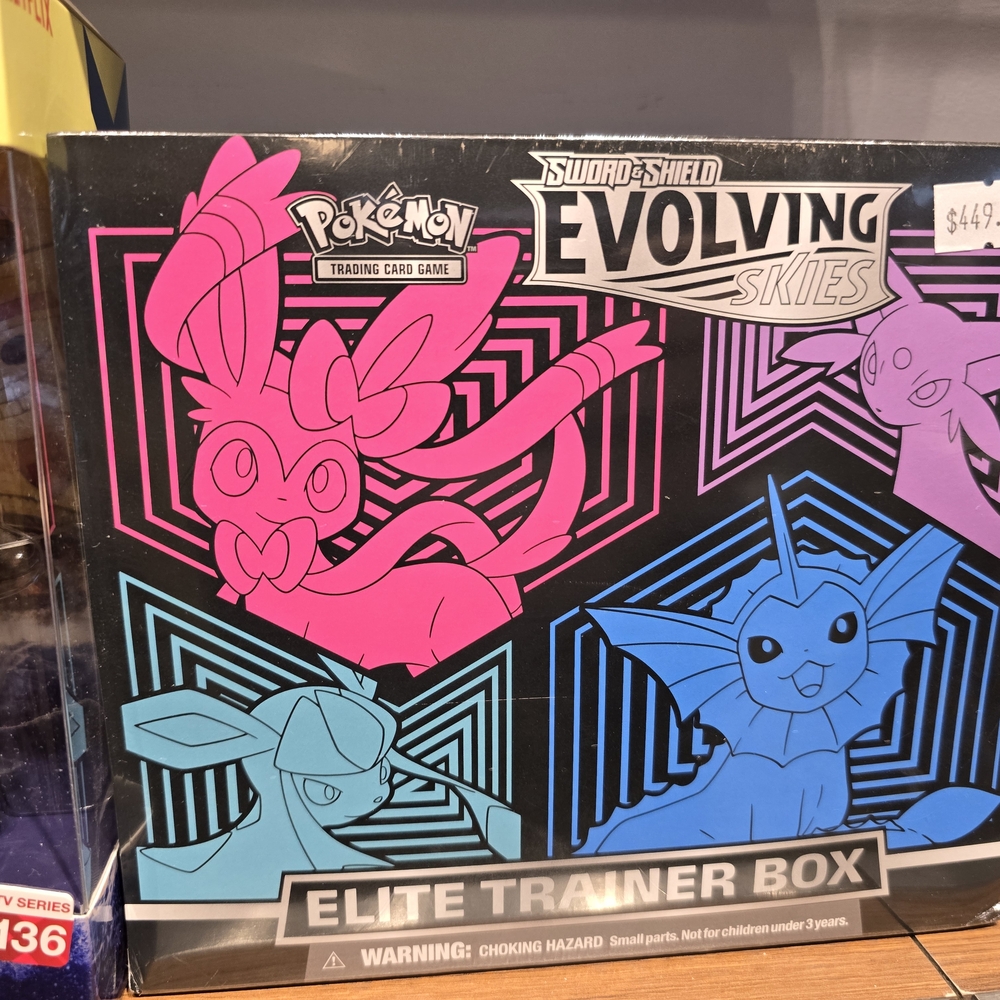 Pokemon Evolving Skies Elite Trainer Box - Pink and Blue